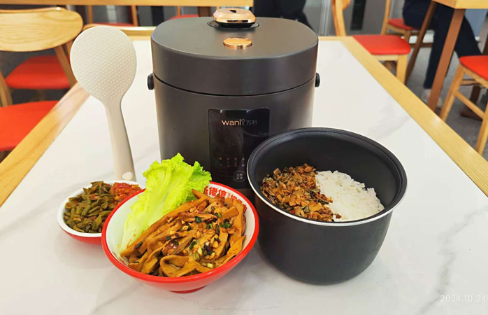 双卜炒肉小锅饭