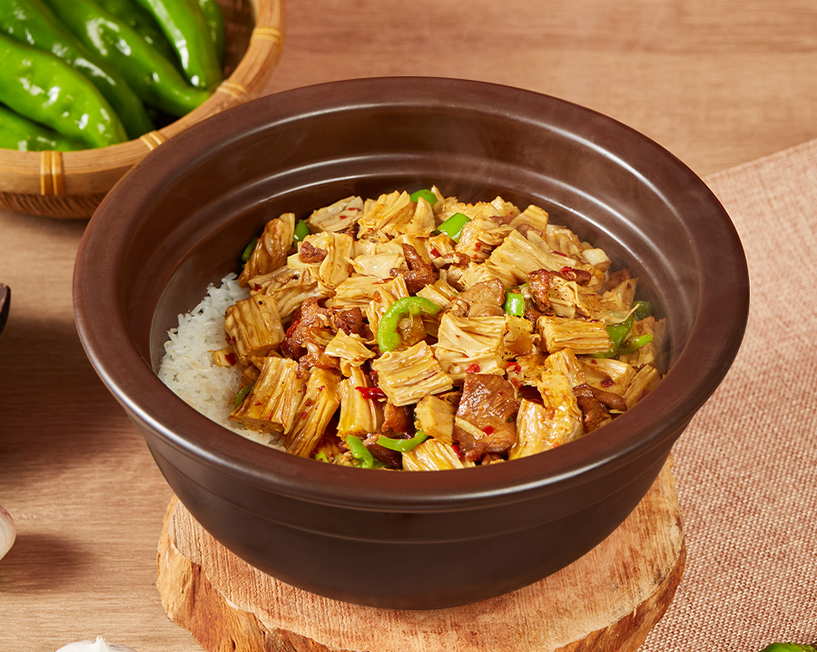 腐竹烧肉紫砂煲拌饭